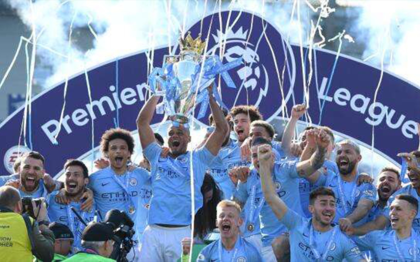 早前他刚刚 早前他刚刚